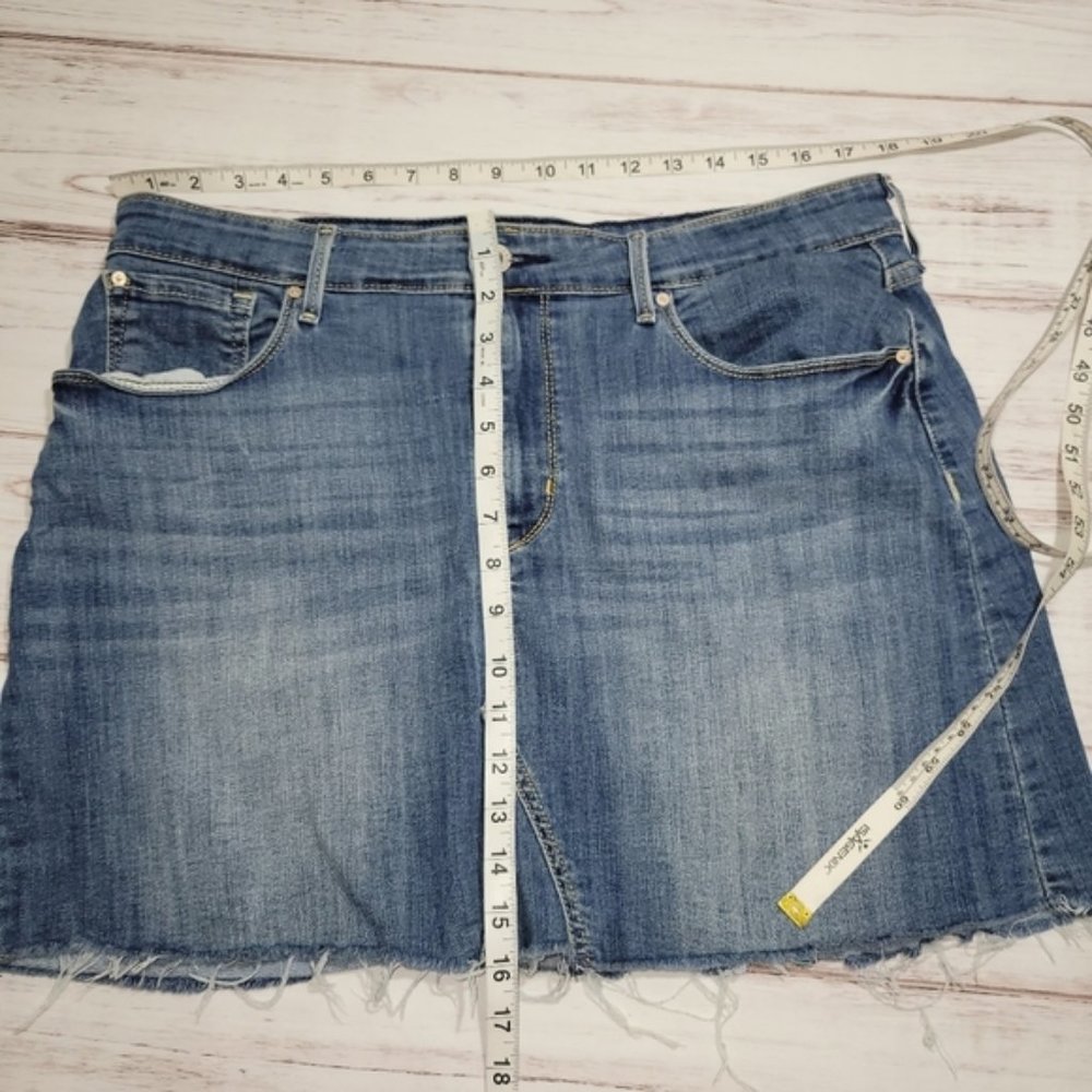 Levi's Signature Denim Skirt - Picture 4 of 5
